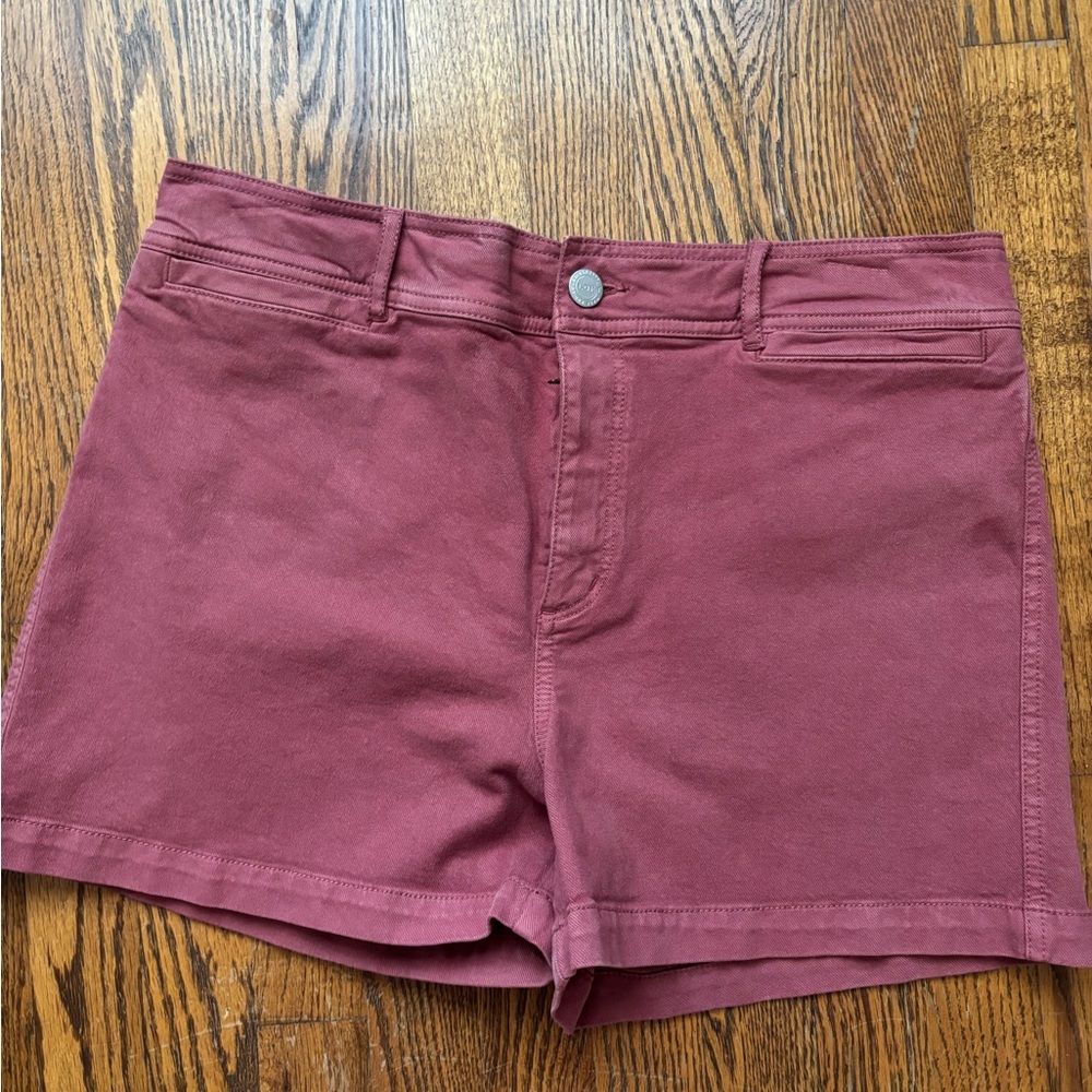 Women's Casual Shorts in Pink